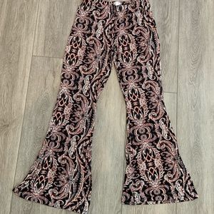 Elastic waist boho bell bottom pants. Size M